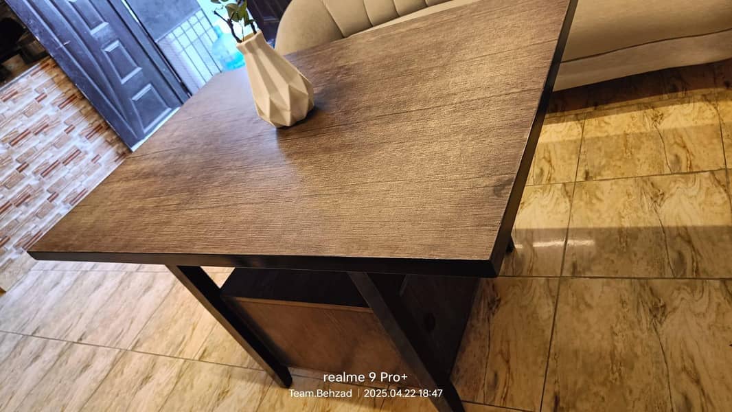 Habbit Dining Table 0