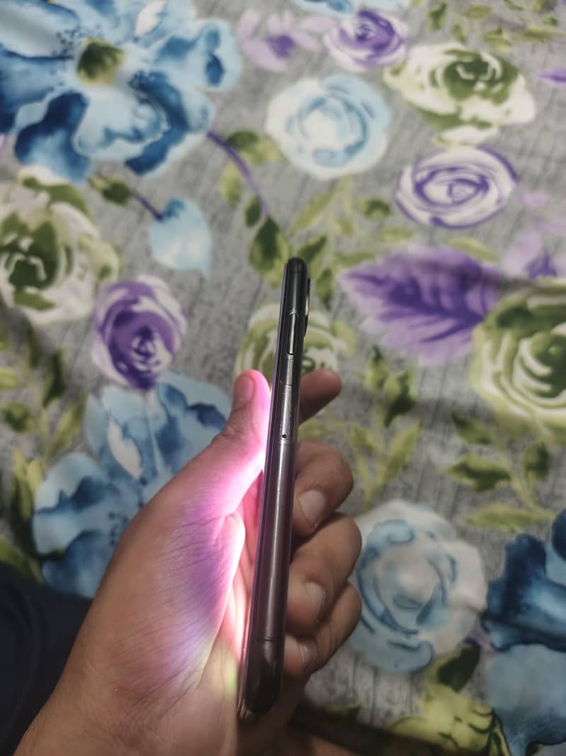 iphone xs 4