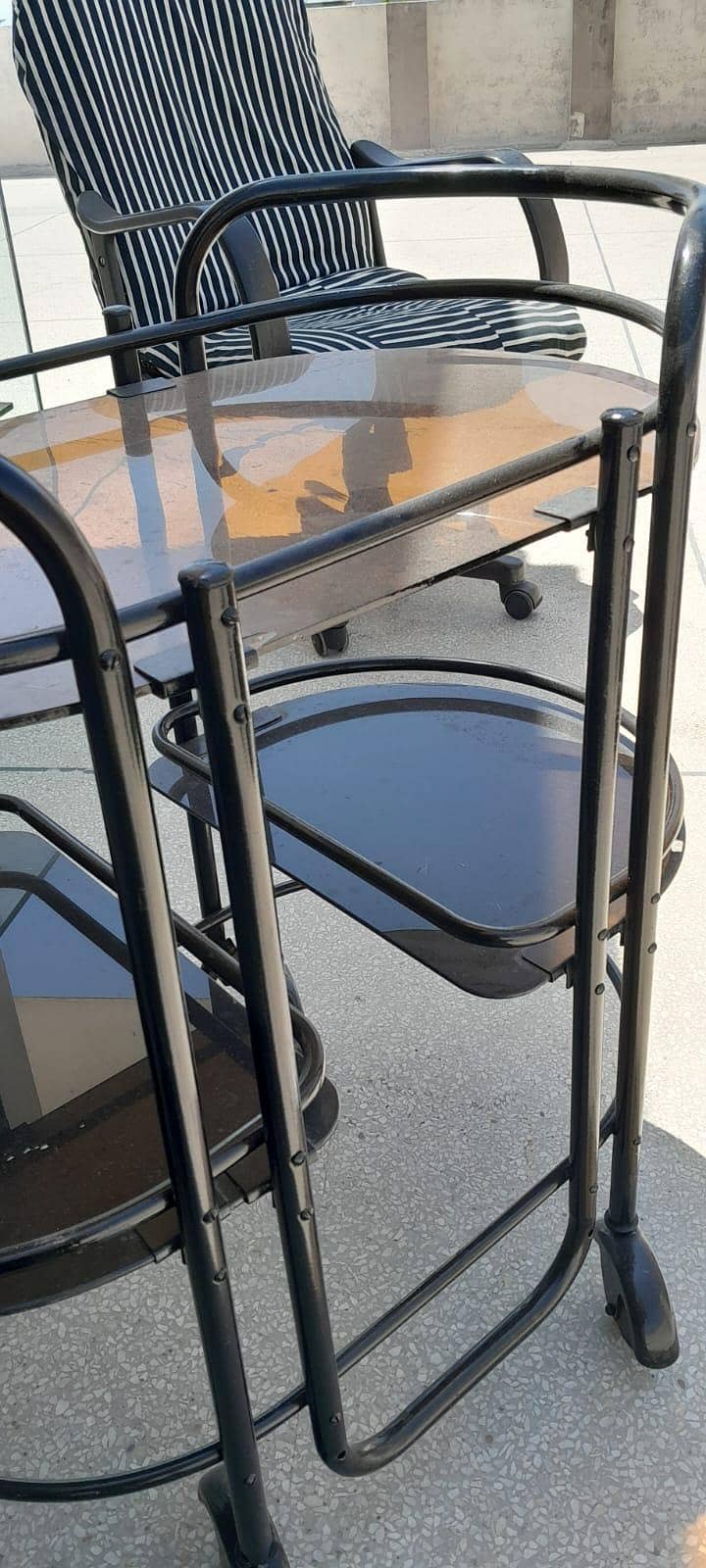 tea trolley 0
