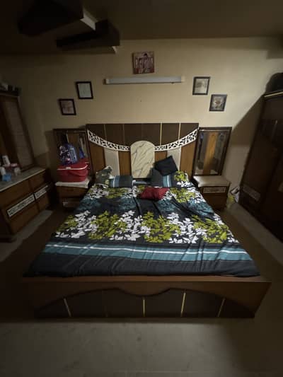 King size bed