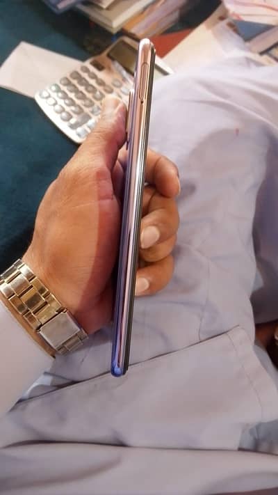 vivo v20 8GB ram 128Gb memory