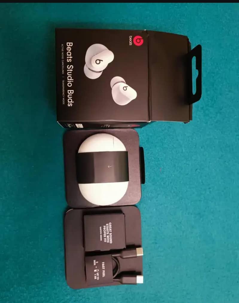 Beats Studio Buds 0