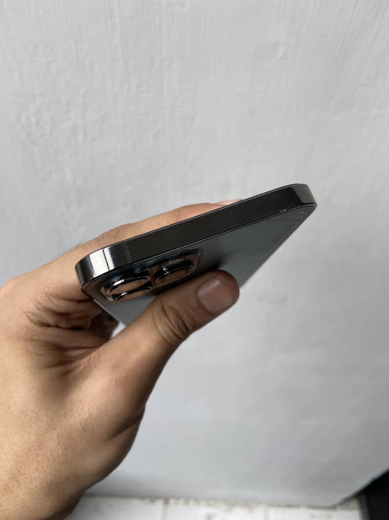 iPhone 12 Pro Max 1