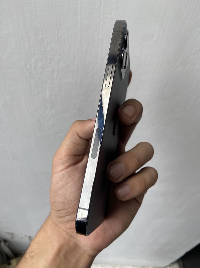 iPhone 12 Pro Max 3