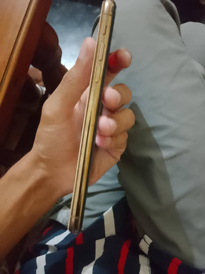 iphone 11 pro max 2
