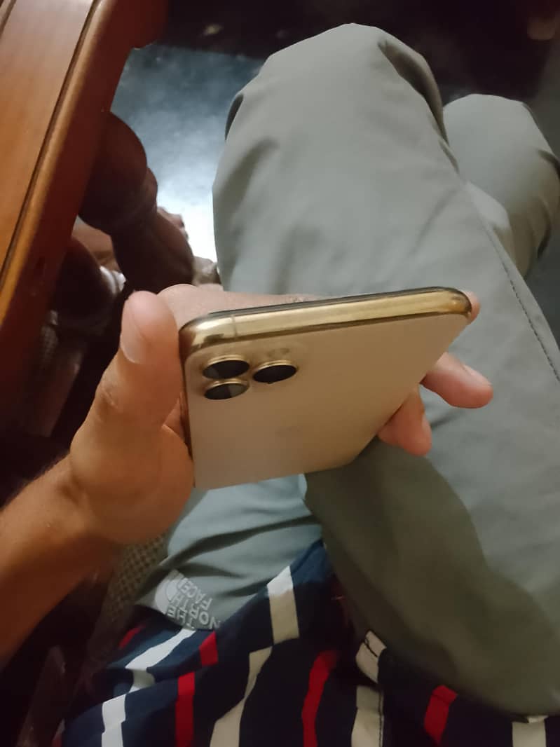 iphone 11 pro max 5