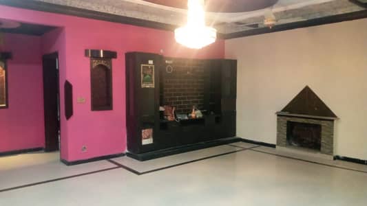1 Kanal Lower Portion Facing Park For Rent