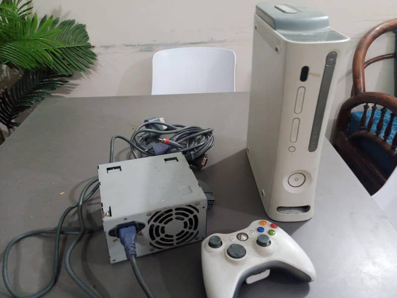 Xbox 360 with 1 controller 1
