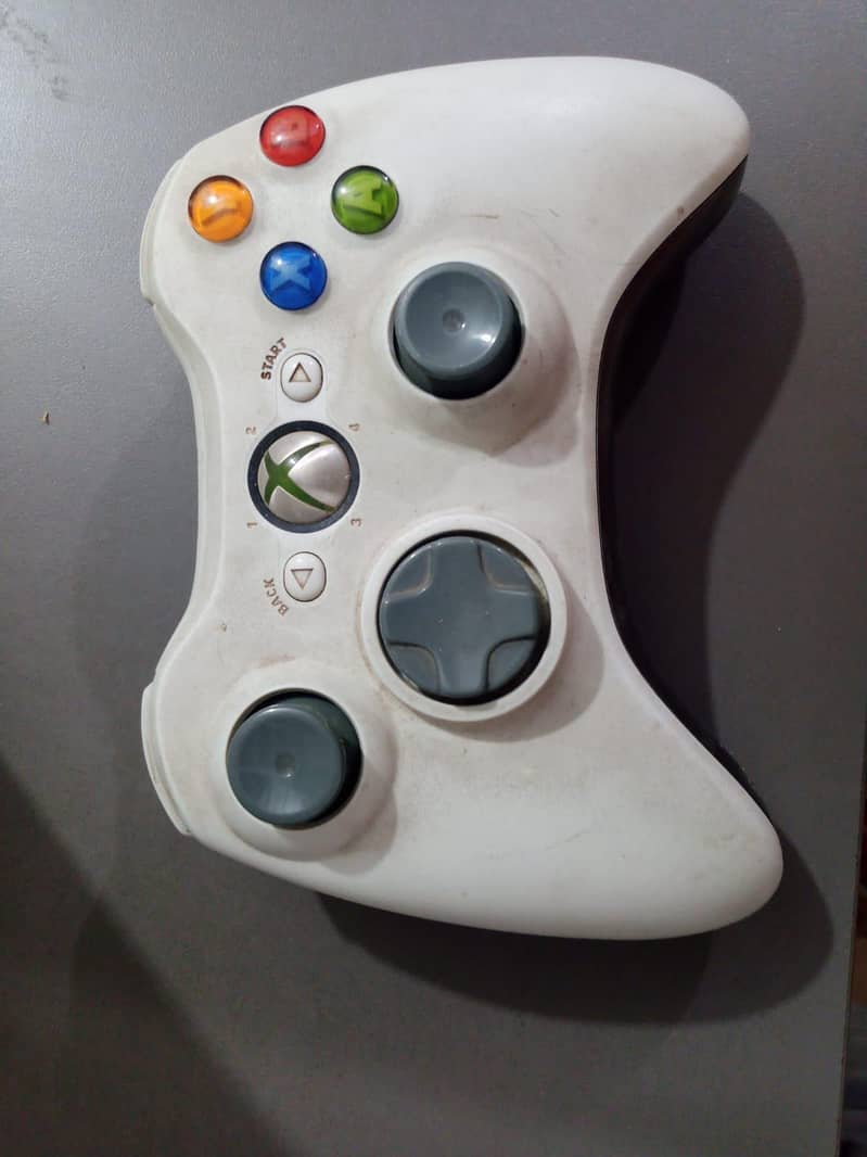 Xbox 360 with 1 controller 2