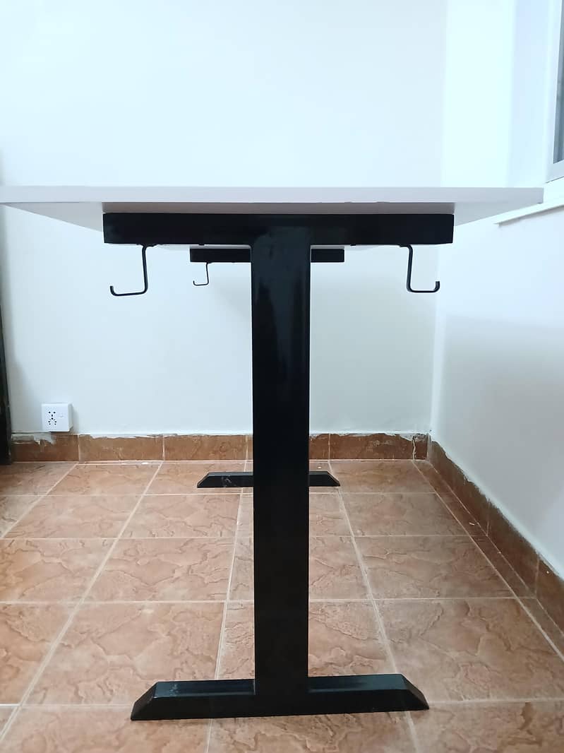 Computer Table 4