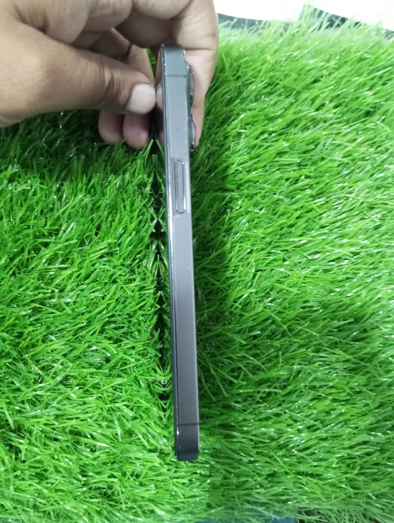 13 pro 4