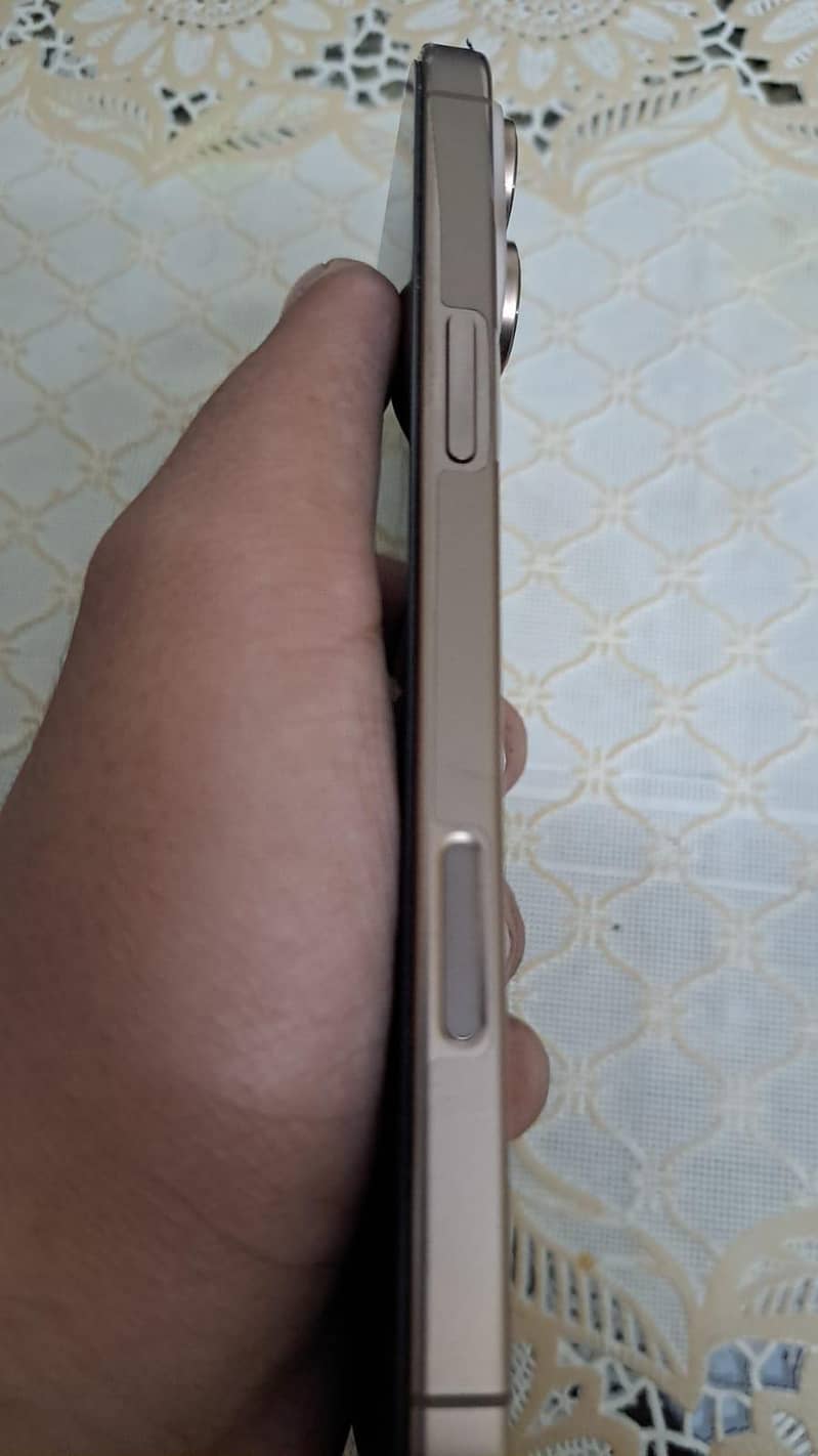 IPHONE 16 PRO MAX 2