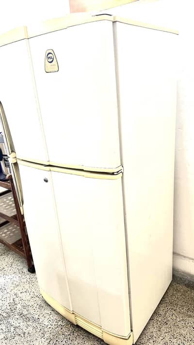 Pel Refrigerator large in an excellent condition for sale