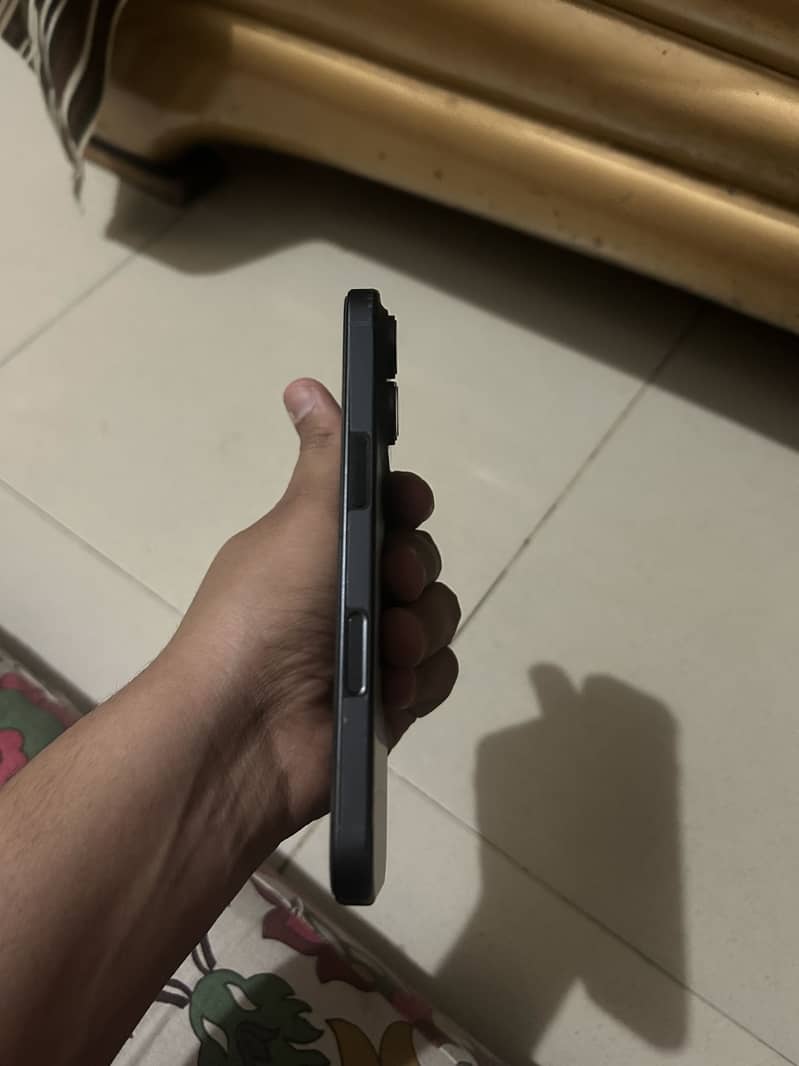 Iphone 16pro 4