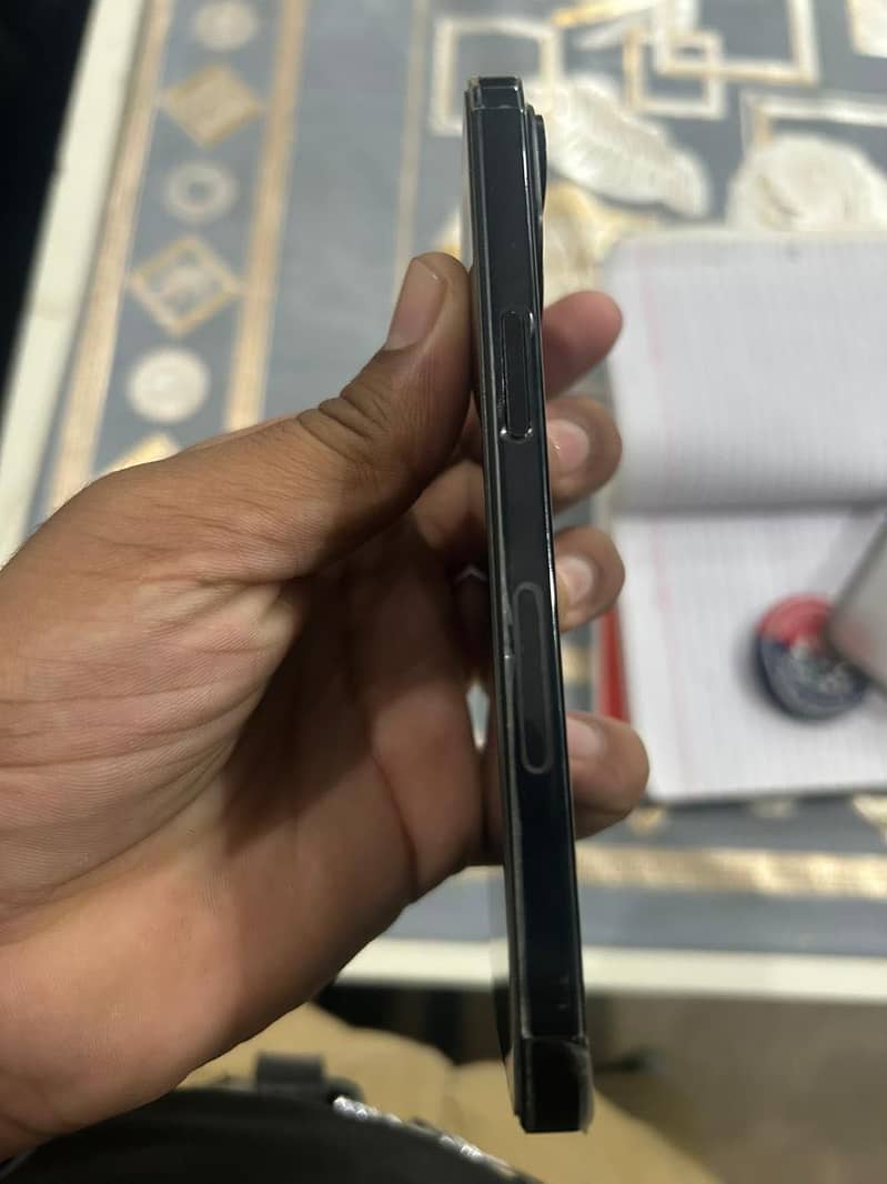 iPhone 15 2