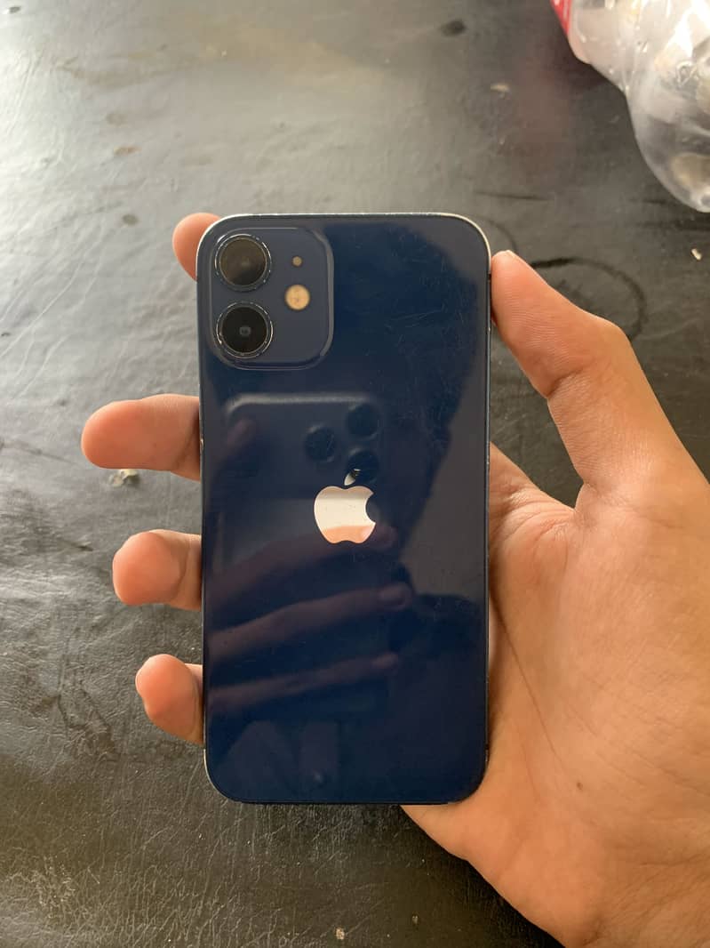 iPhone 12 mini 0