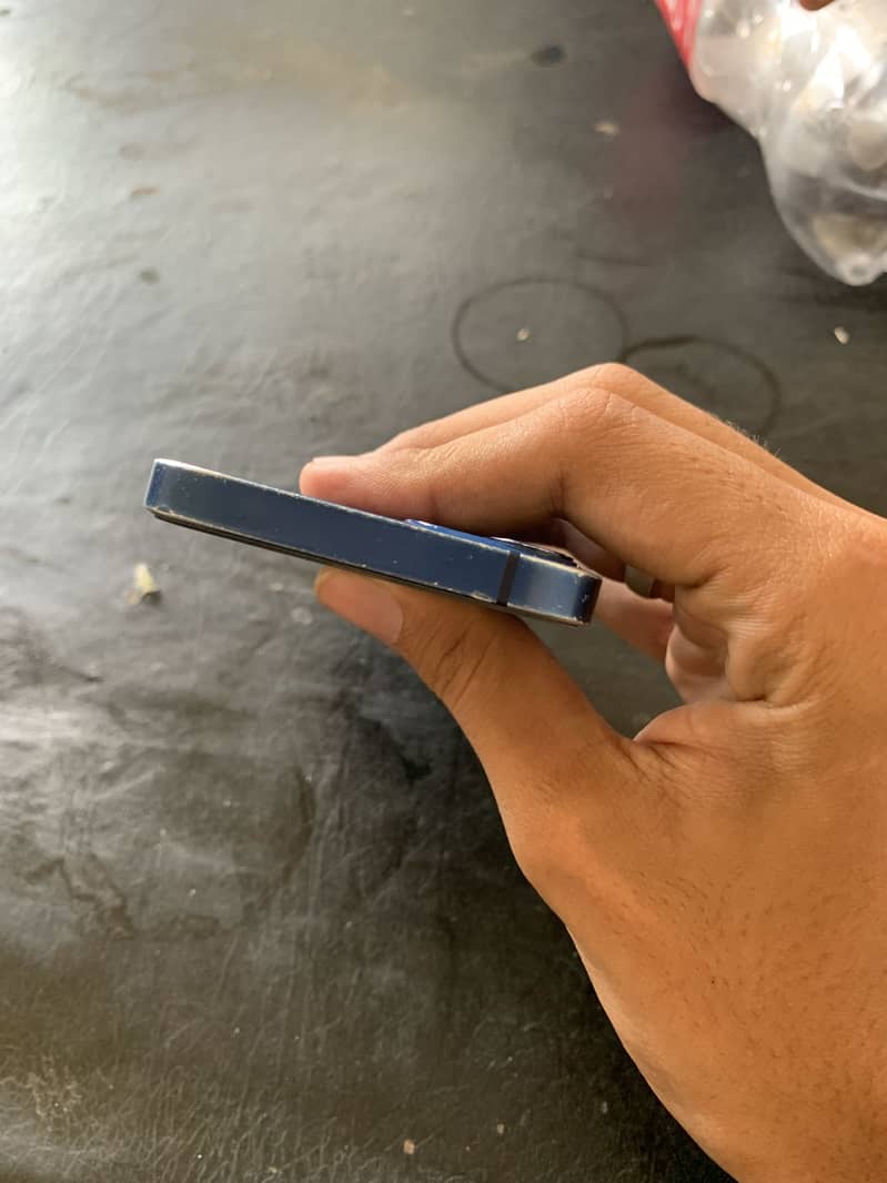 iPhone 12 mini 1