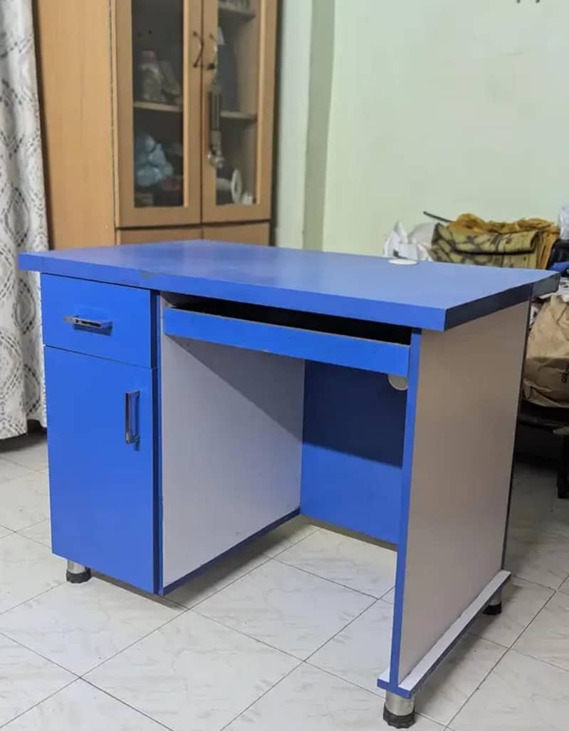 COMPUTER TABLE 2