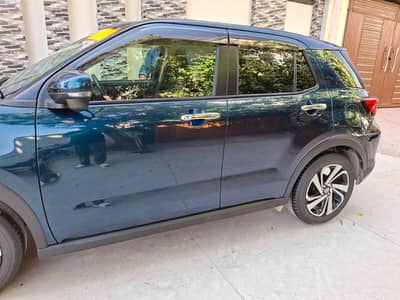 TOYOTA RAIZE Z PACKAGE FRESH IMPORT  AUCTION GRADE 4