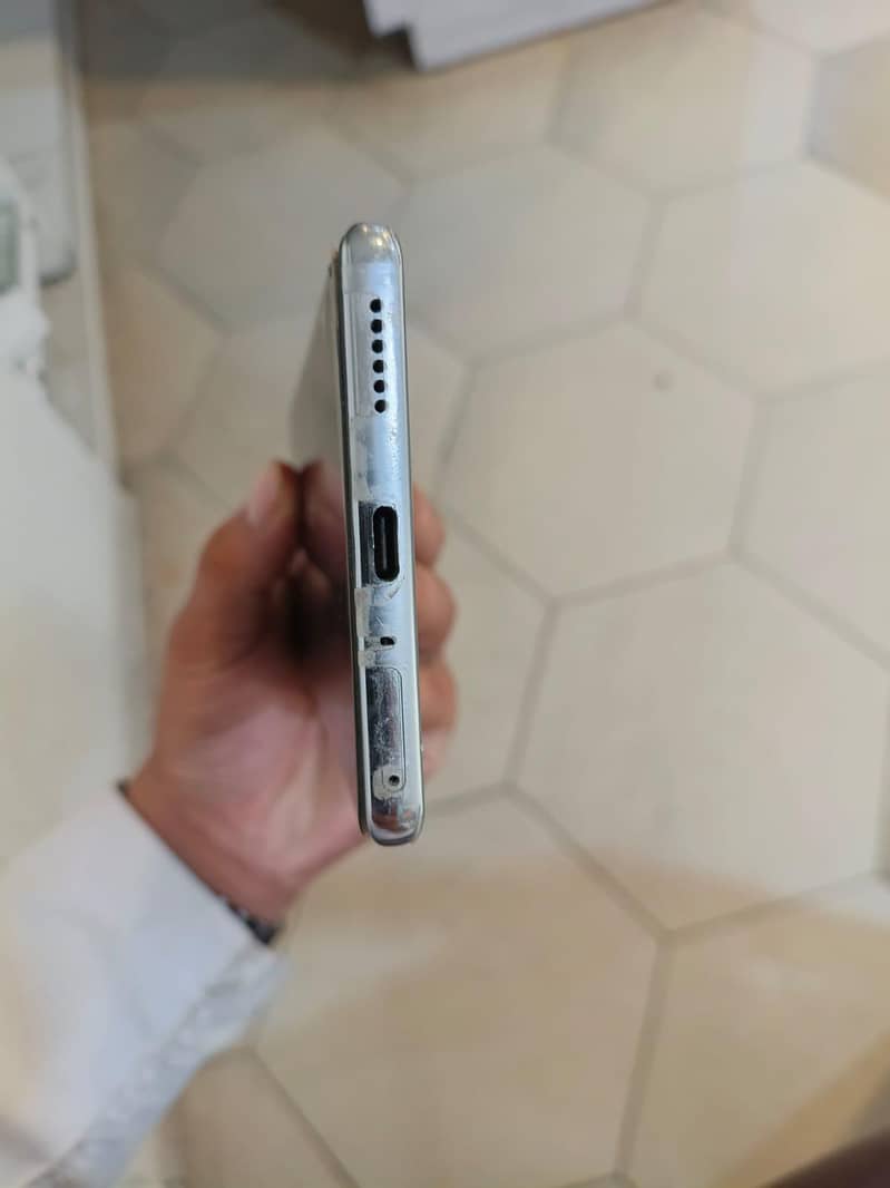 tecno camon 40 pro 4
