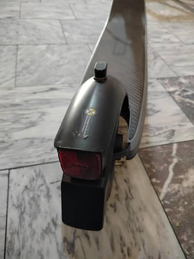 Ninebot E2 Kickscooter by Segway - 25km Range, 20km/h Speed