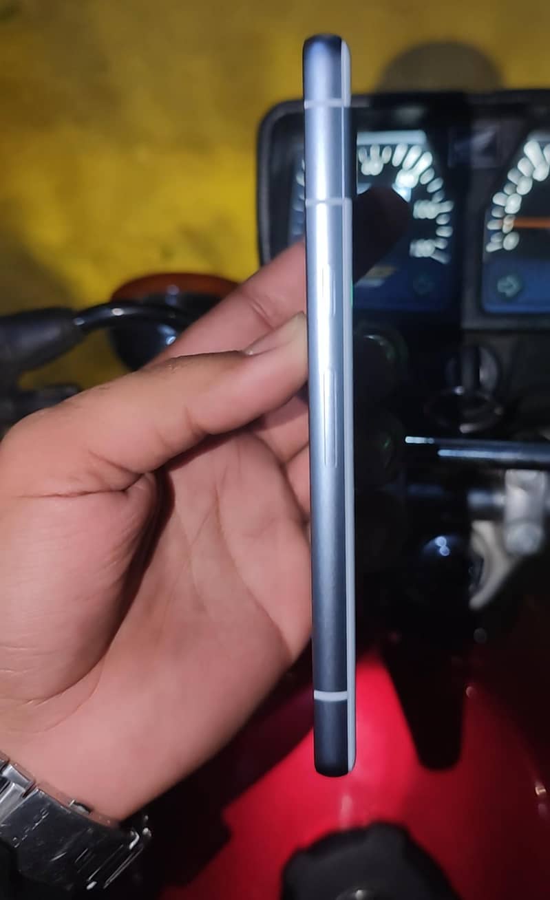 Google Pixel 7a 4