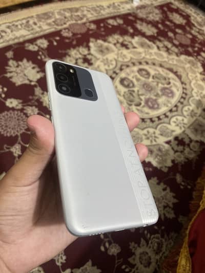 TECNO SPARK 8c