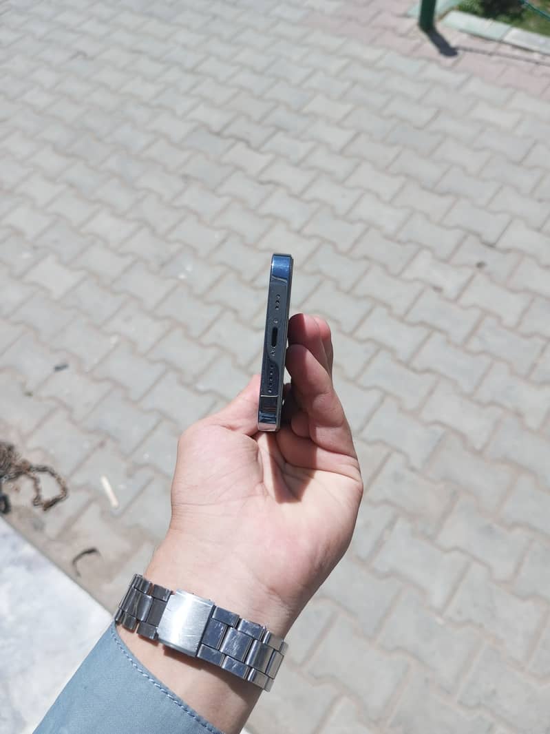 iPhone 13 Pro 2