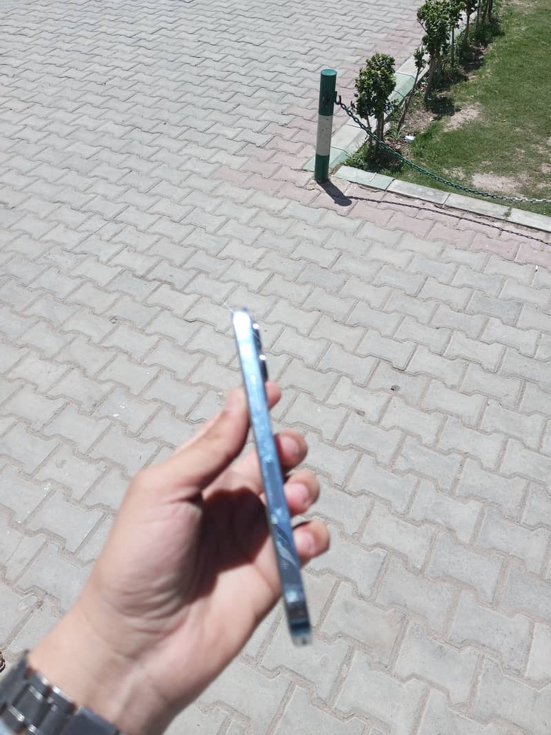 iPhone 13 Pro 6