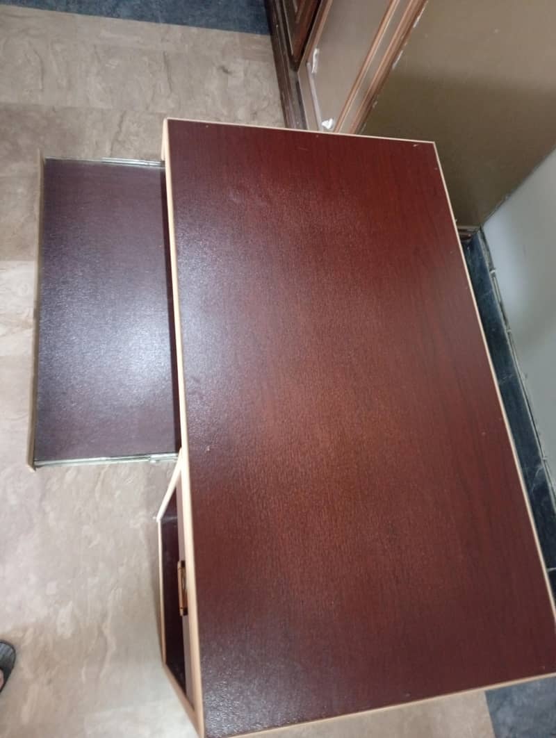 Computer Table 1
