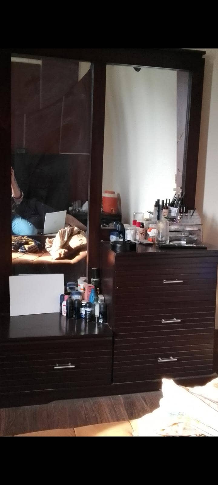 Dressing table 0