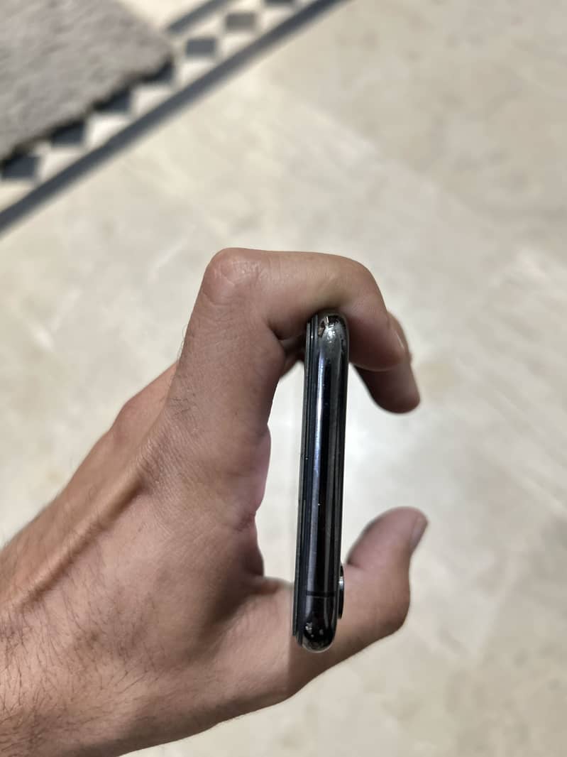 iphone xs 4