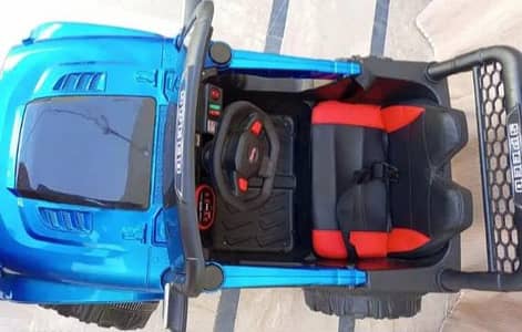 Karachi Defence mein kisi nay kids electric car jeep sale krni hai tu