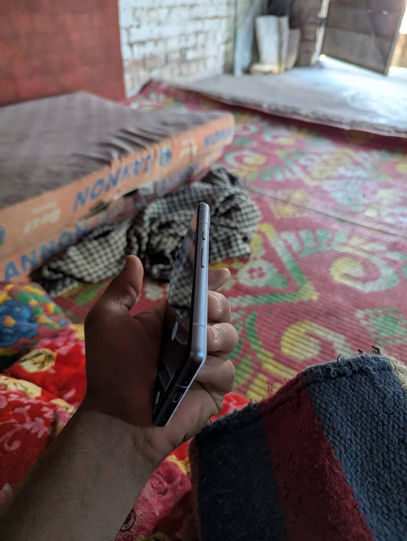 Google pixel 7a 3