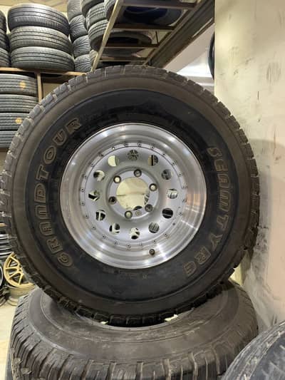 31×10.50R15 Imported Tyres And Rims Available
