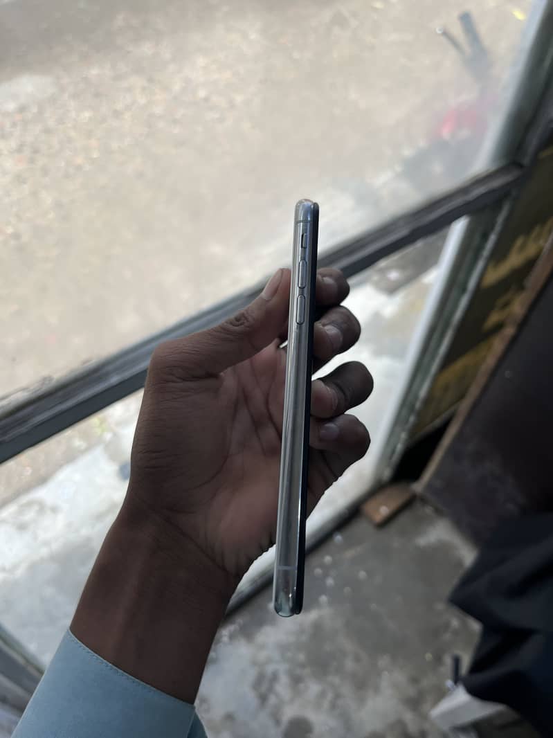 iPhone XS 5