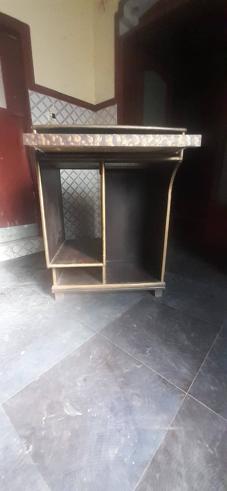Computer table 0