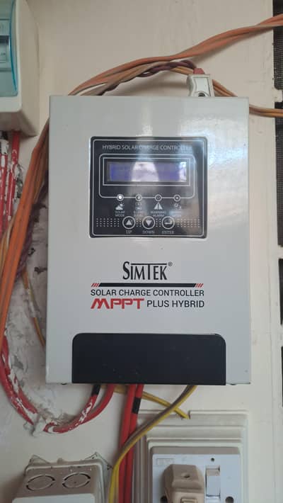 Simtech Mppt Solar controller hybrid Inverter