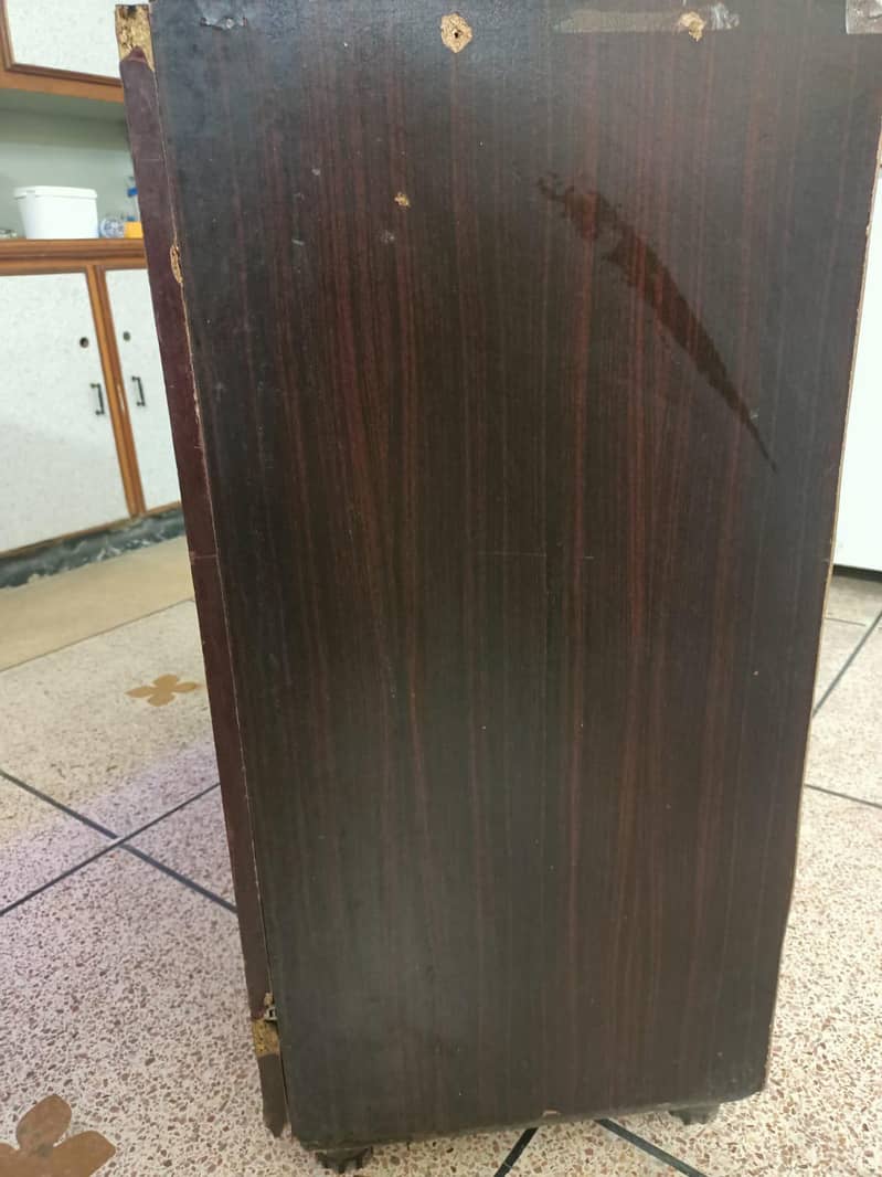 2 Multipurpose tables 5