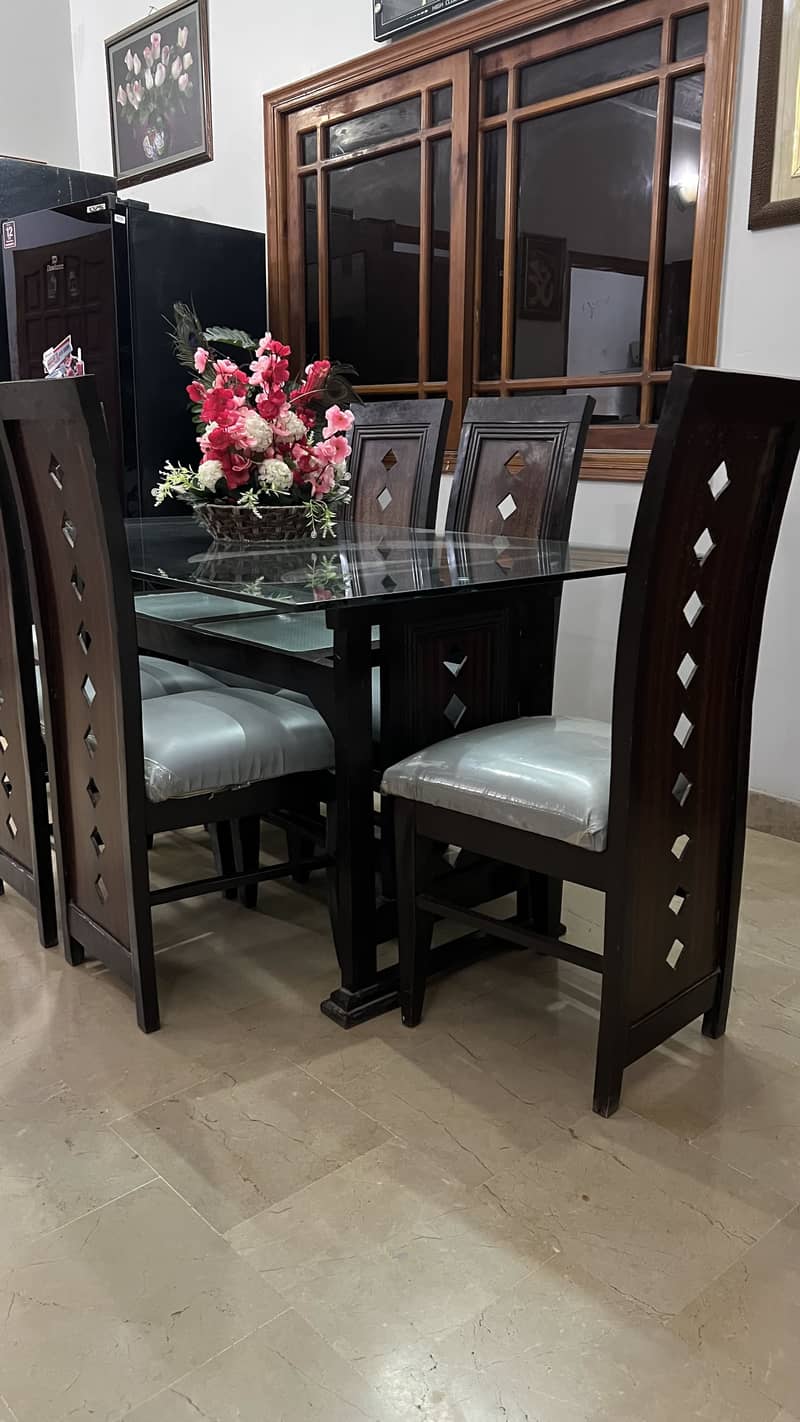 Dining table 4