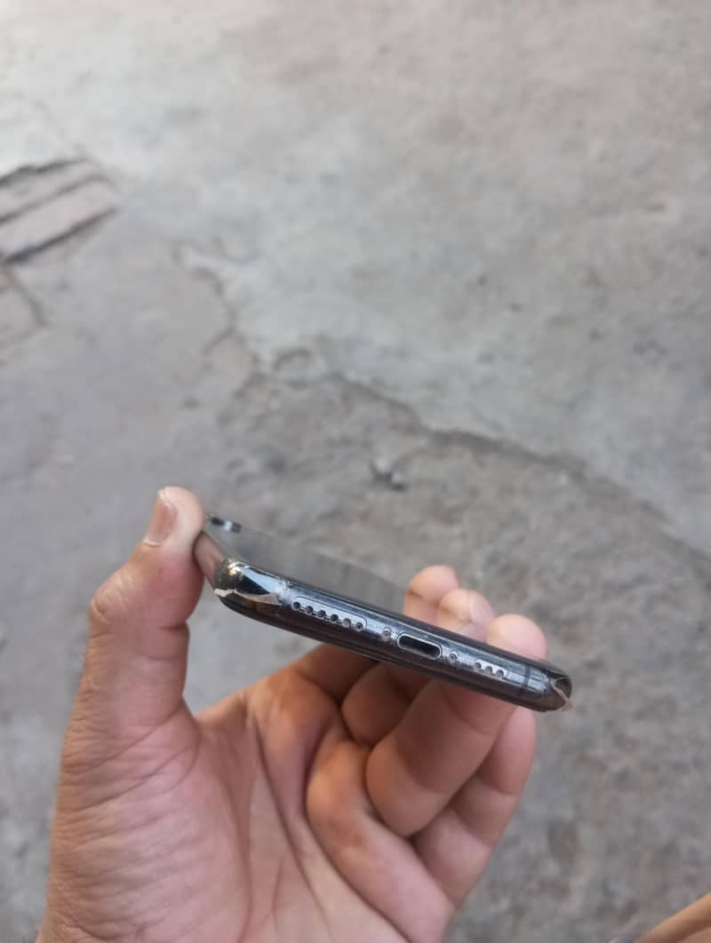 iphone xs 1