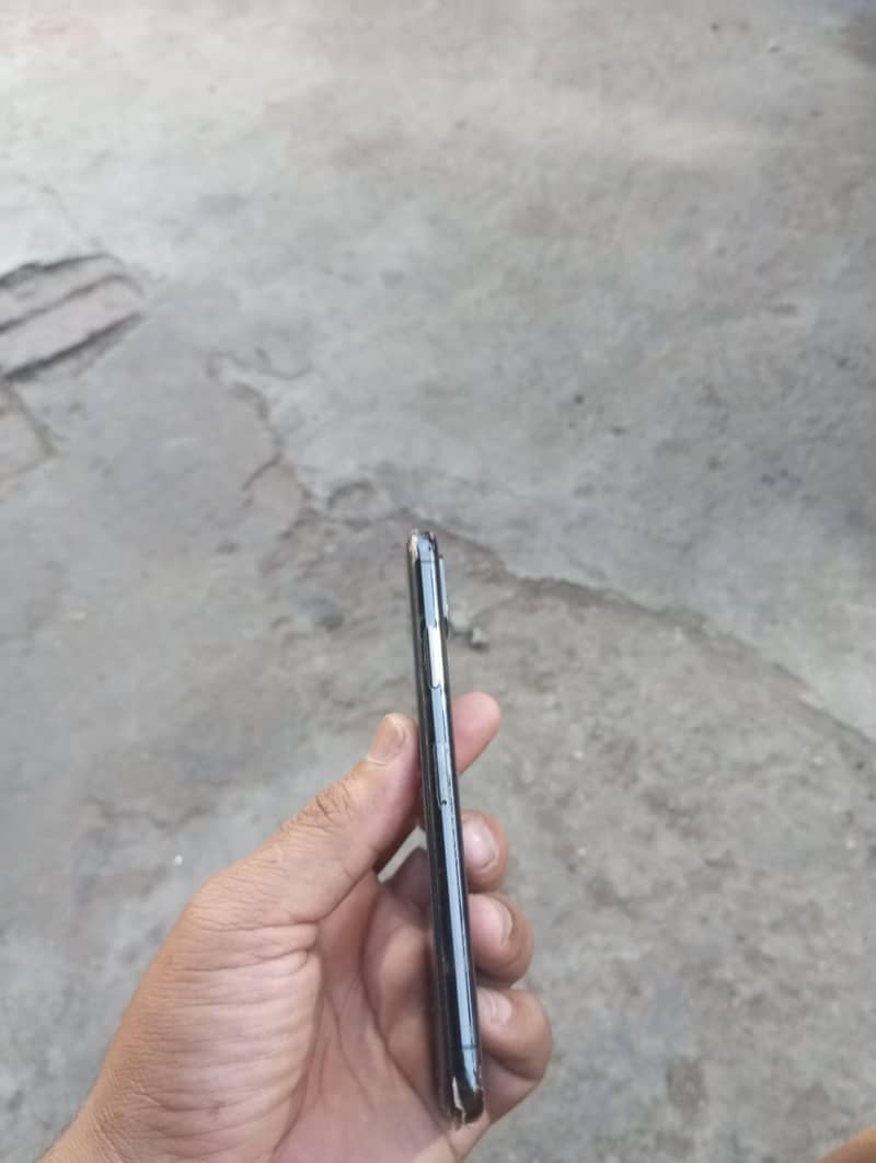 iphone xs 2