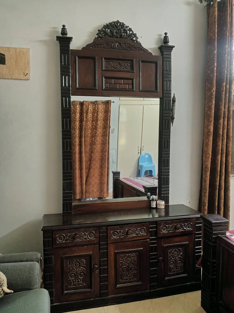 dressing table 1