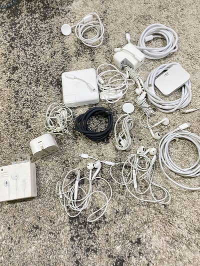 Apple  Original cable Adaptors macbook iphone