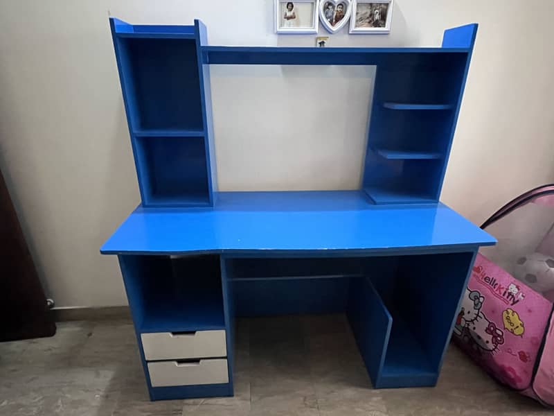 Study table 0