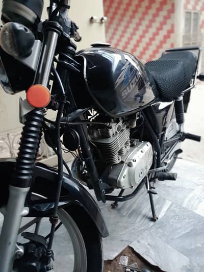 Suzuki gs 150 se 2022