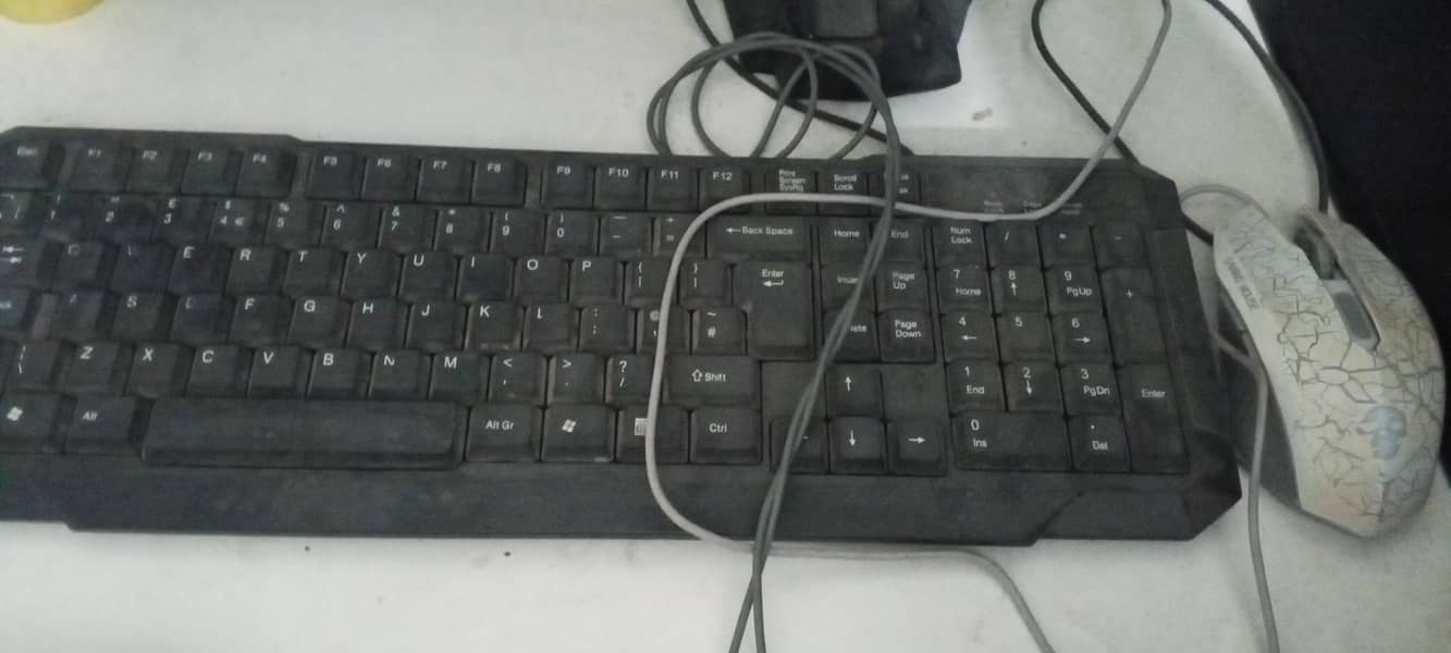 computer set things for sell 3