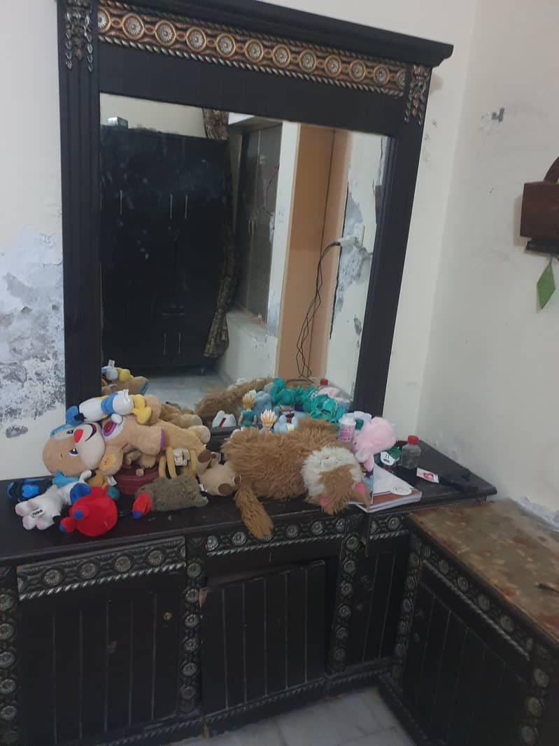 dressing table 0
