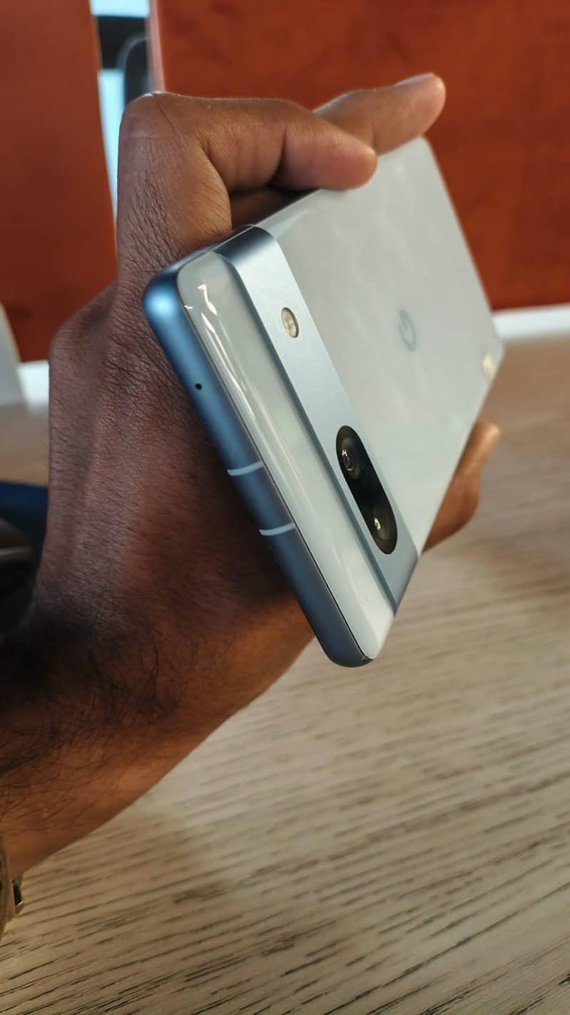 google pixel 7a 3