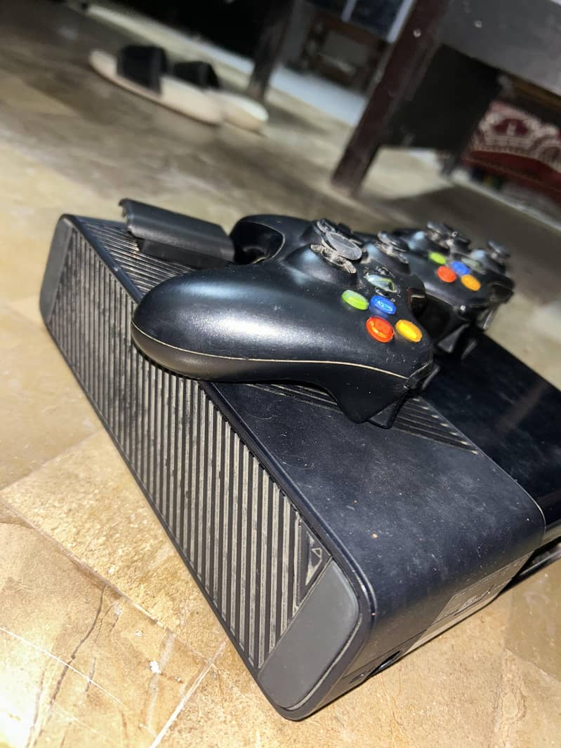 Xbox 360 mint condition 5